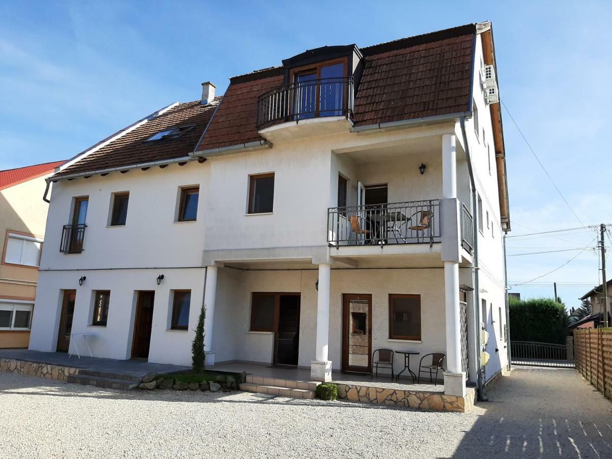Familia Apartmanhaz Keszthely Ngoại thất bức ảnh