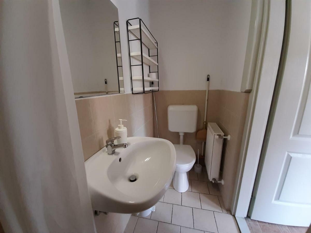 Familia Apartmanhaz Keszthely Ngoại thất bức ảnh