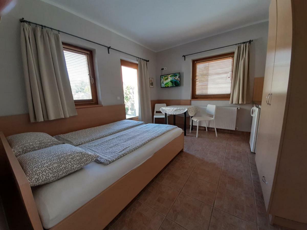 Familia Apartmanhaz Keszthely Ngoại thất bức ảnh