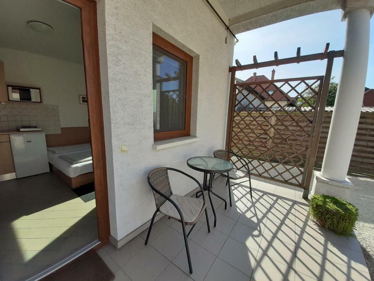 Familia Apartmanhaz Keszthely Ngoại thất bức ảnh