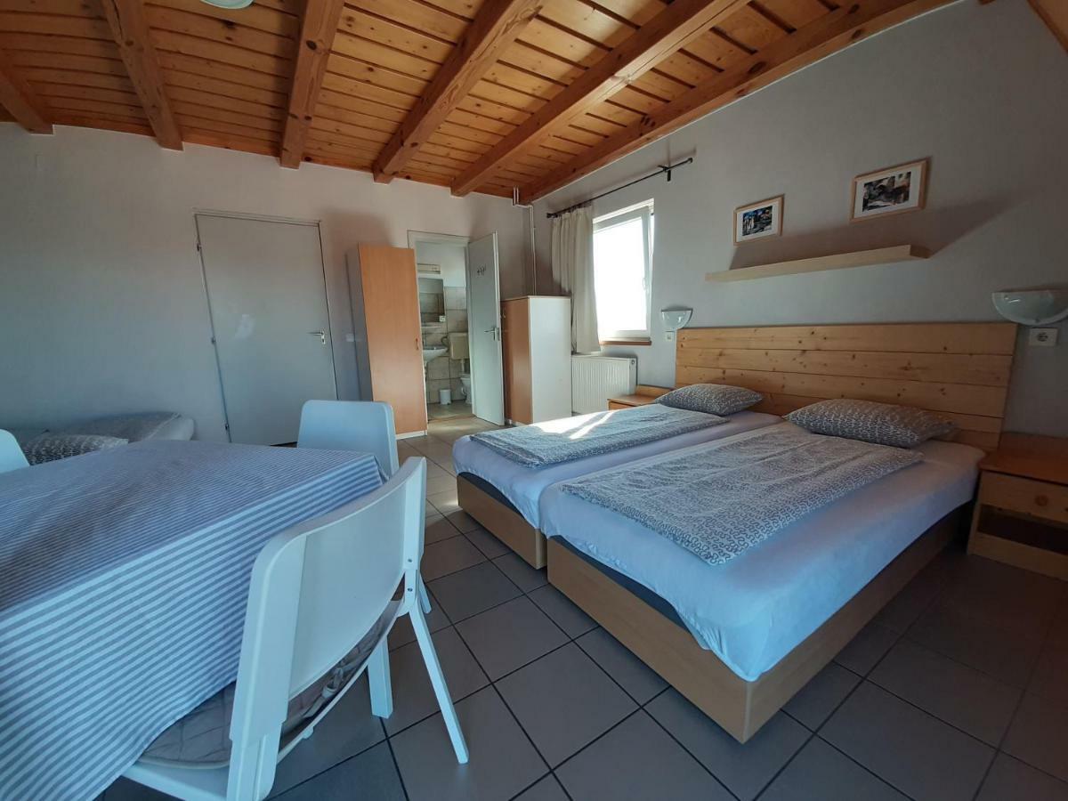 Familia Apartmanhaz Keszthely Ngoại thất bức ảnh
