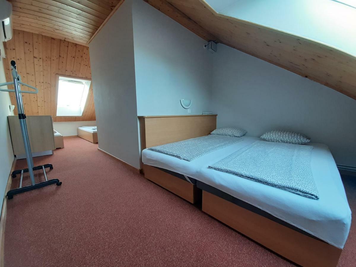 Familia Apartmanhaz Keszthely Ngoại thất bức ảnh