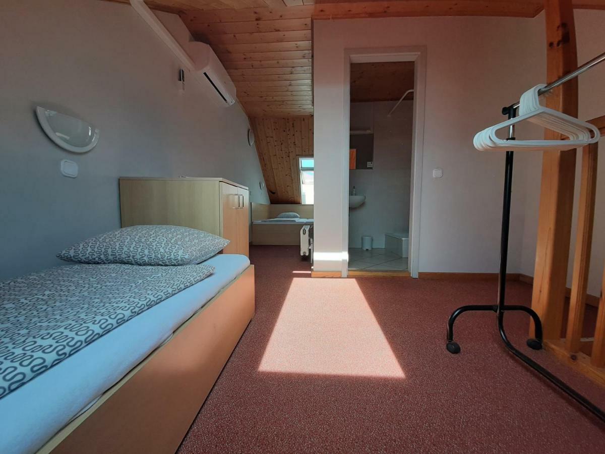 Familia Apartmanhaz Keszthely Ngoại thất bức ảnh