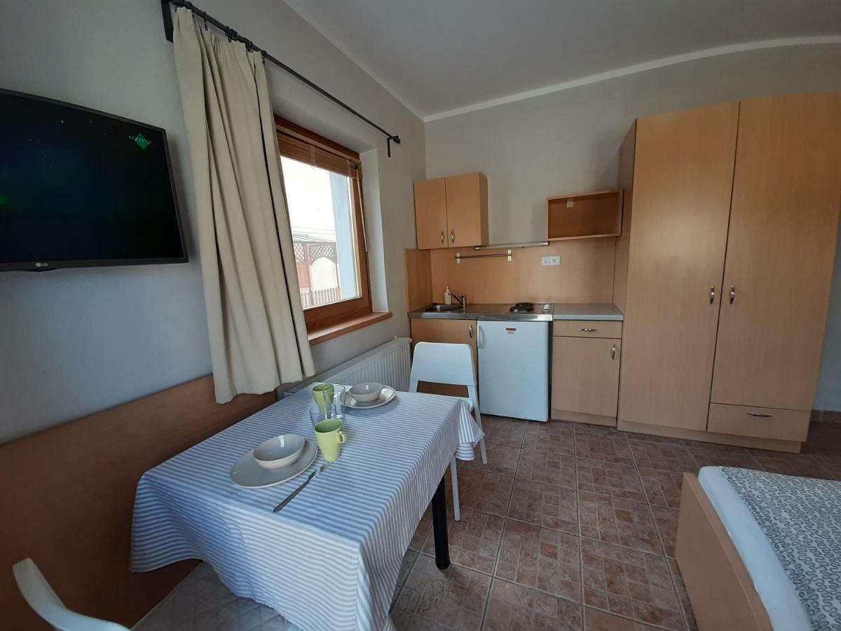 Familia Apartmanhaz Keszthely Ngoại thất bức ảnh