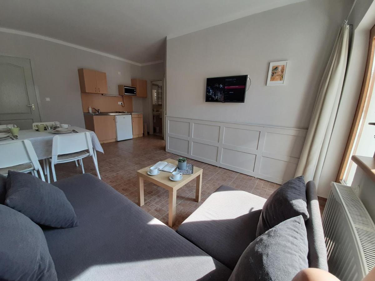 Familia Apartmanhaz Keszthely Ngoại thất bức ảnh